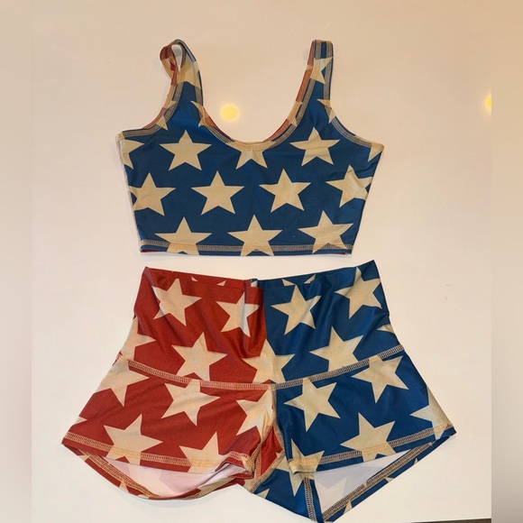 Teeki Yoga stars shorts and top set - Picture 2 of 5